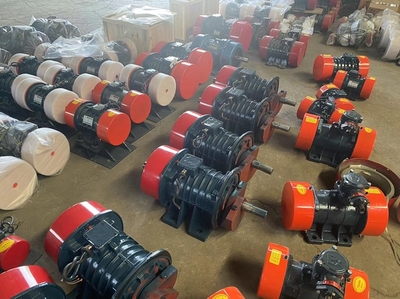 振動(dòng)篩過濾機(jī)設(shè)備電機(jī) 粉塵防爆振動(dòng)電機(jī) 振動(dòng)過濾機(jī) 倉壁振動(dòng)器生產(chǎn)廠家